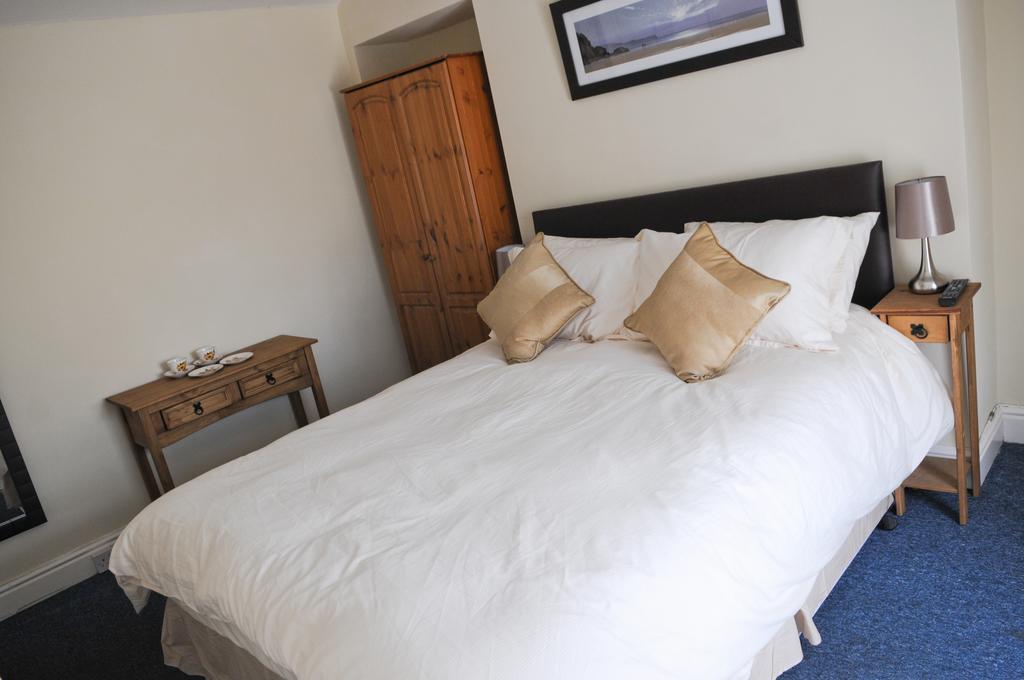 The New Court Inn アースク 部屋 写真