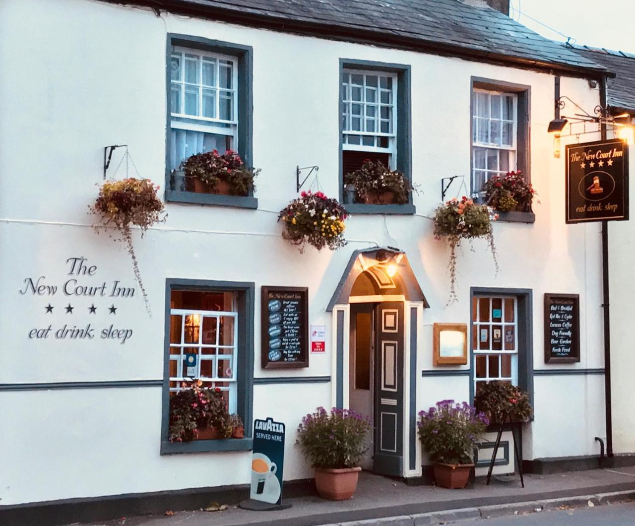 The New Court Inn アースク エクステリア 写真